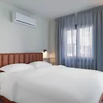 Maestro St Lazar (adults Only) Διαμέρισμα