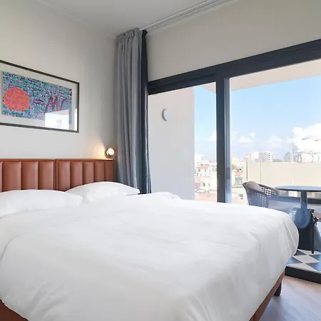 Liv The Adults Only Lárnaka