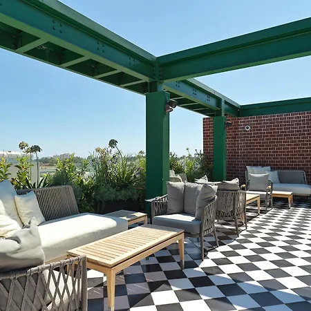 Liv The Adults Only Apartmán Larnaca